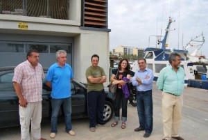 Mònica Oltra amb els regidors de Compromís, al port de Benicarló